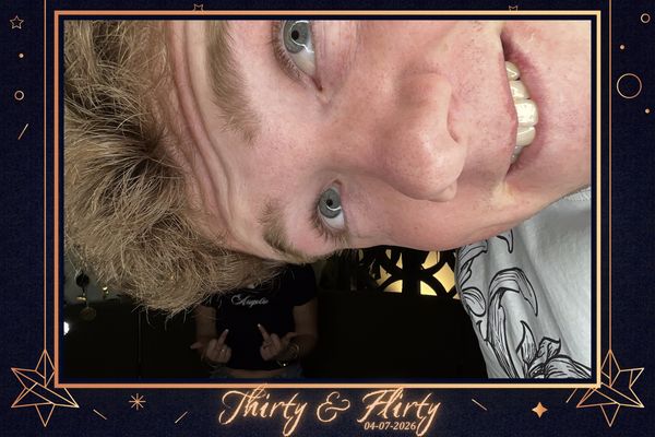 Thirty and Flirty photo booth photo 4